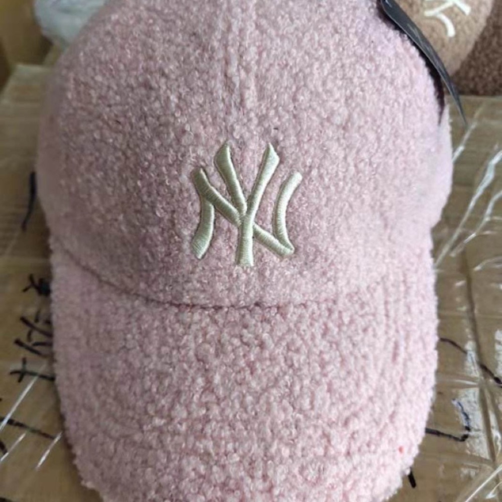 TRENDY FUZZY TEDDY HAT - Picture 6 of 6